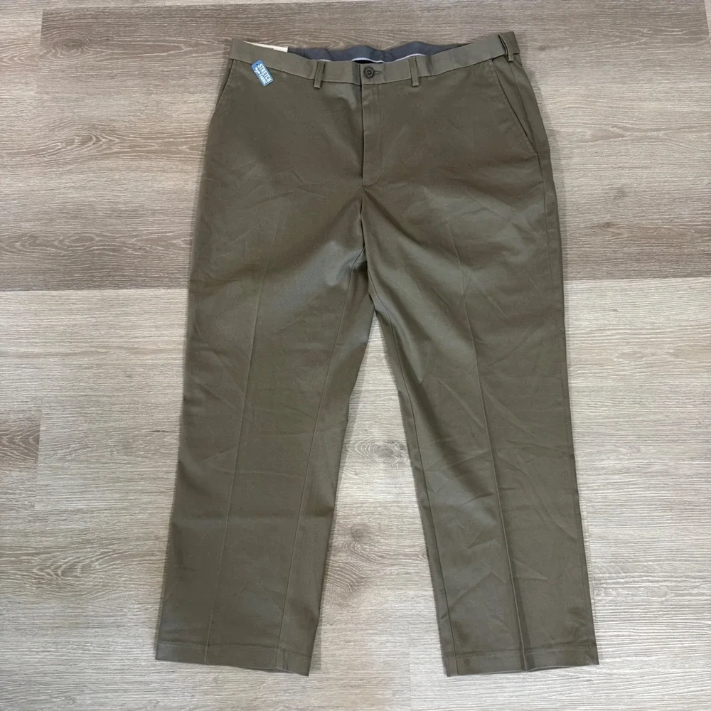 NWT Haggar Pants Mens 42x30 Brown Premium No Iron Classic Fit Stretch Flat Front
